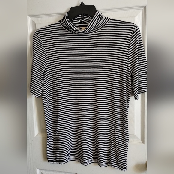 Michael Kors Turtle Neck Stretchy Top - Picture 3 of 7